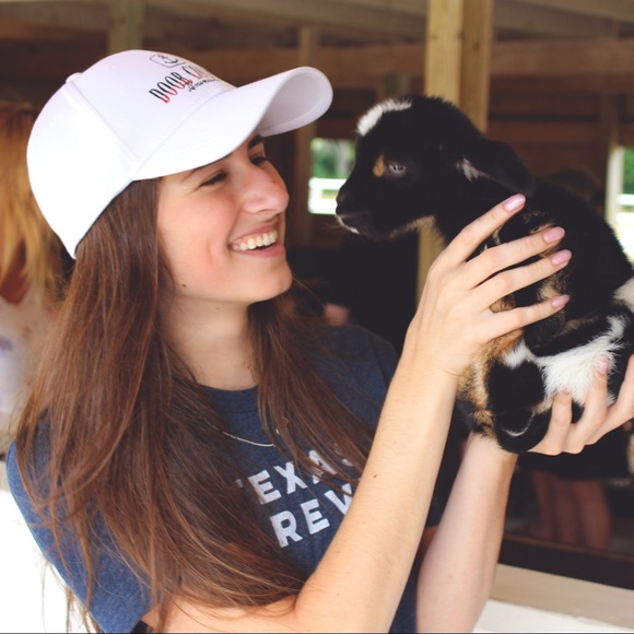 • Meet your Posher, Annie • - Picture 5 of 5